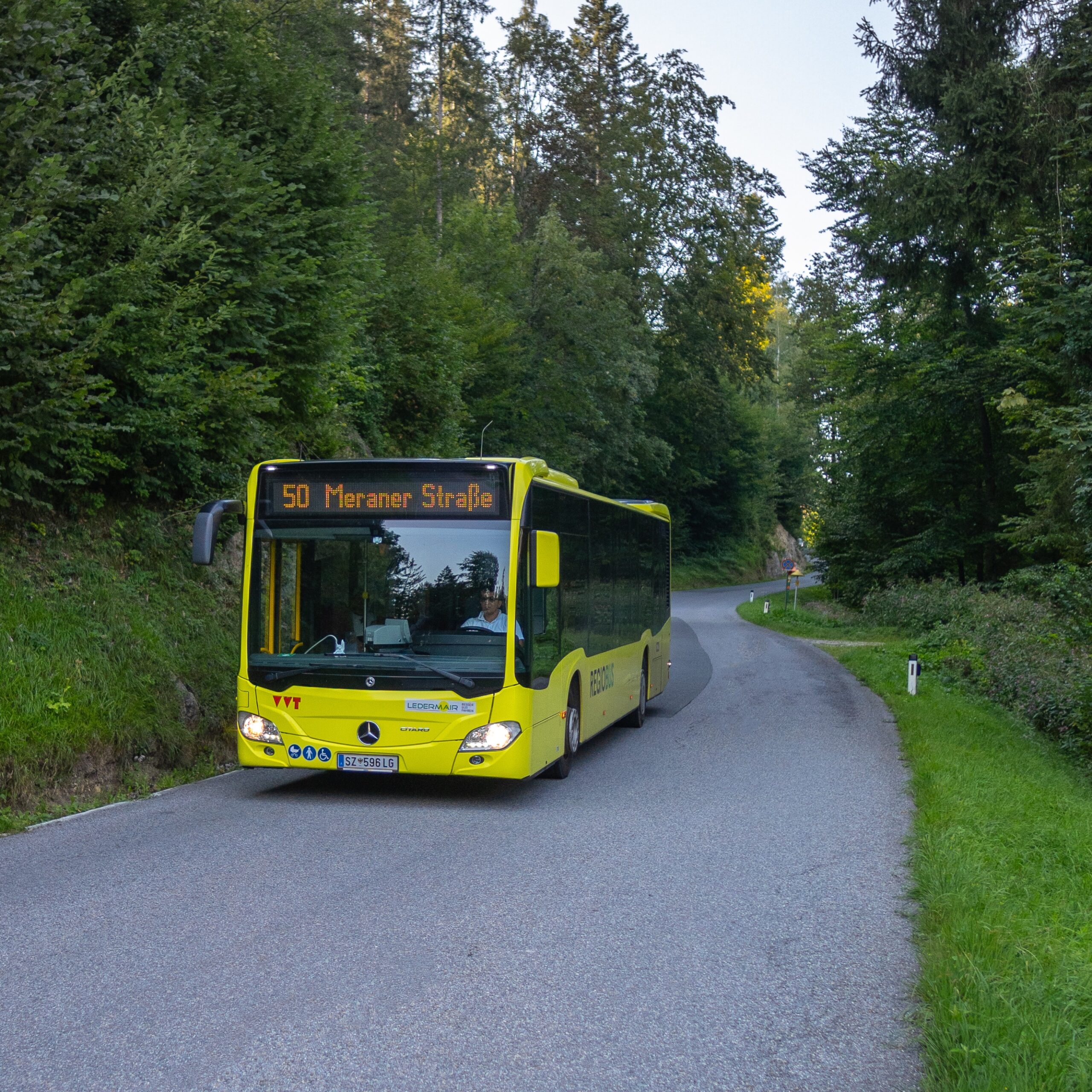 https://unserweg.kufstein.com/wp-content/uploads/2024/11/Kufstein_Hechtseebus_168cTVB-Kufsteinerland_Chris-Borg-scaled.jpg